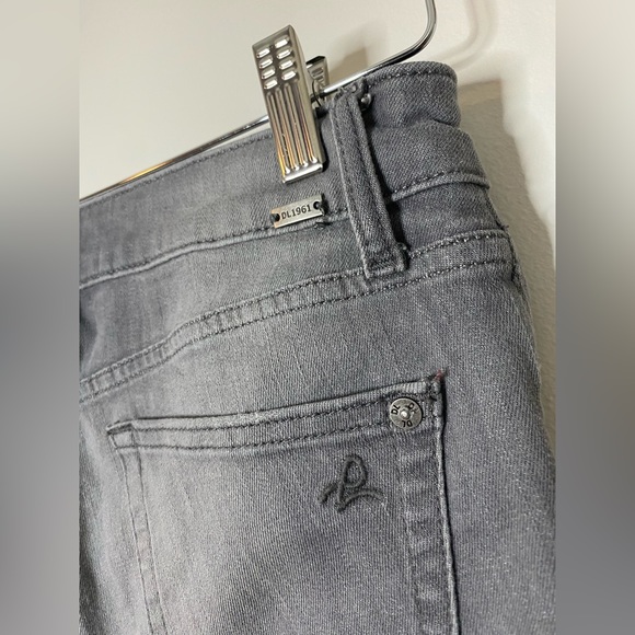 DL1961 Florence Instasculpt distressed high rise skinny jeans in grey wash - Picture 12 of 12